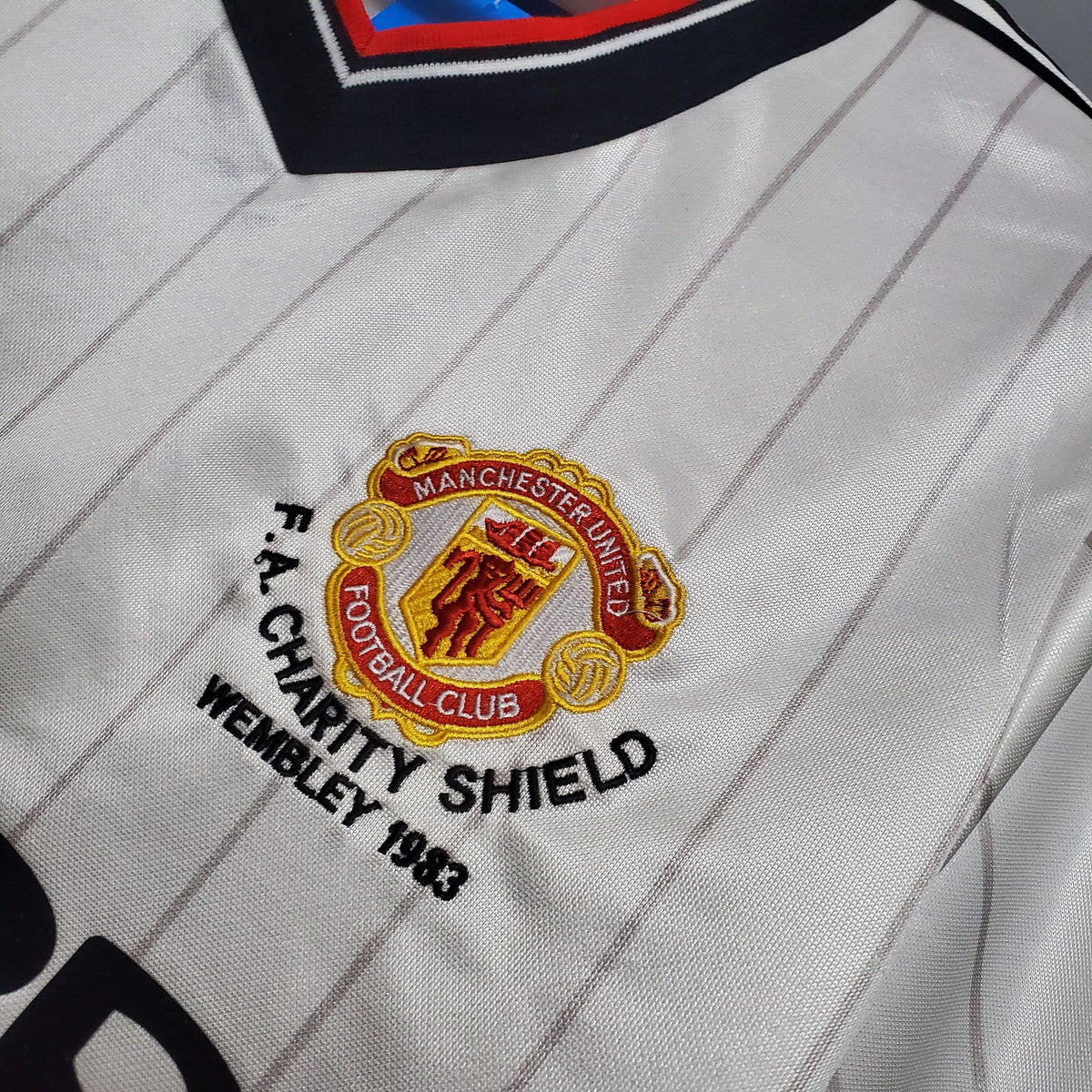 Camiseta Manchester United Visitante 1983 Hombre (Retro) - Versión Hincha