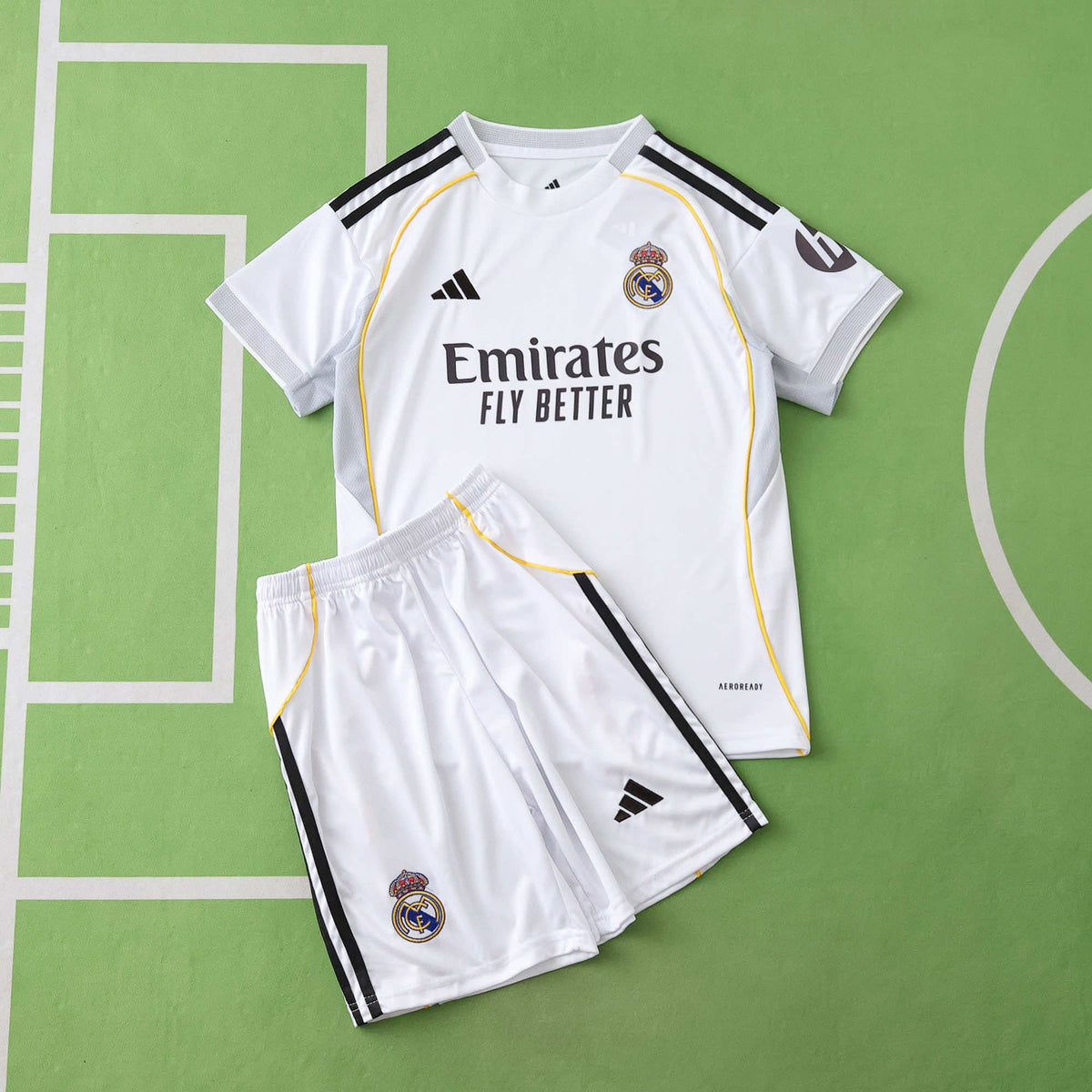 Conjunto Infantil Real Madrid Local 2025/26 Conjunto Infantil