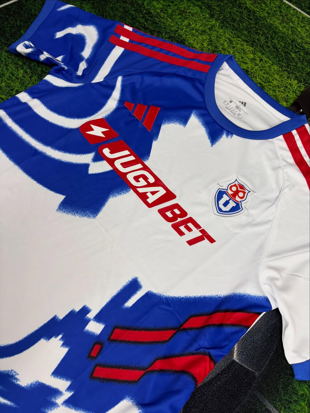 Camiseta Universidad de Chile Visitante 2026/27 - Versión Hincha