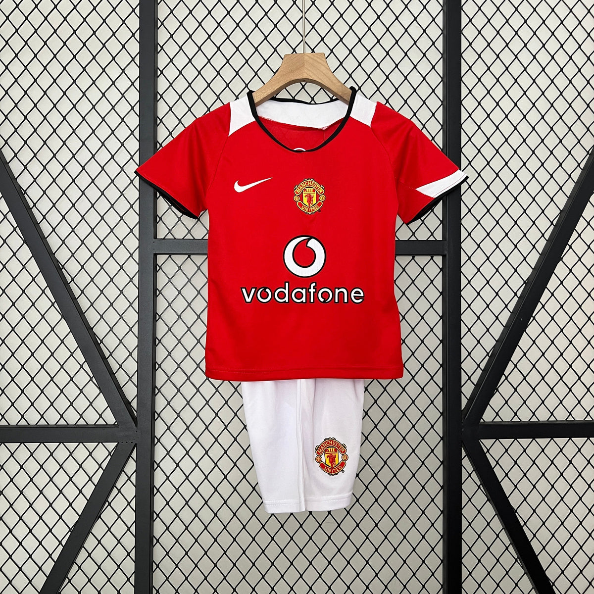 Conjunto Infantil Manchester United I 05/06 Conjunto Infantil (Retro)