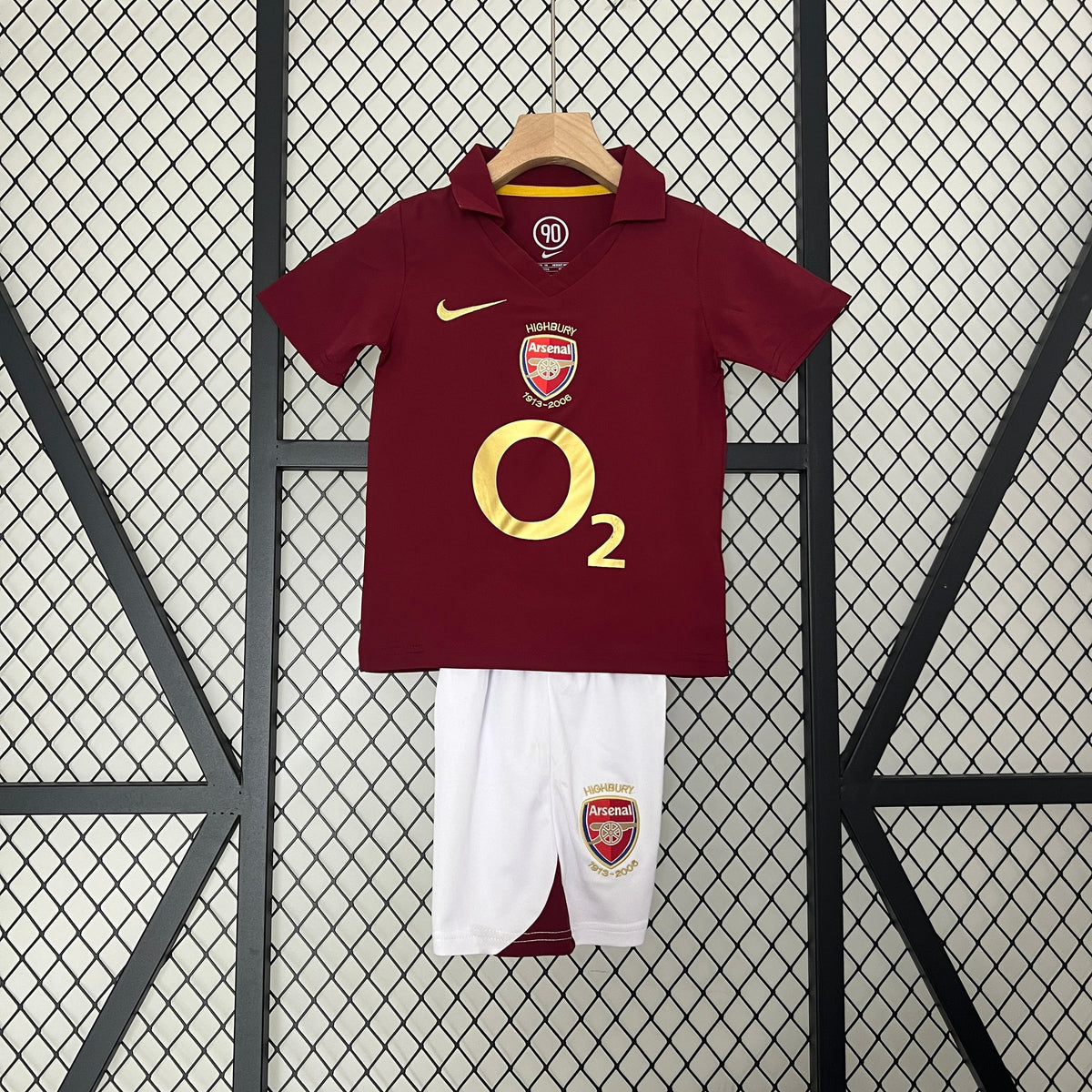 Conjunto Infantil Arsenal I 05/06 Conjunto Infantil (Retro)
