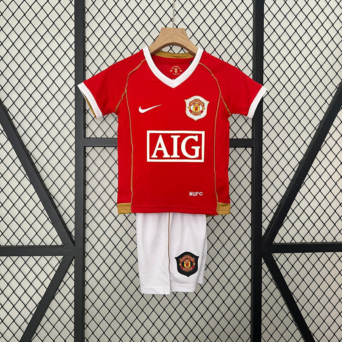 Conjunto Infantil Manchester United I 06/07 Conjunto Infantil (Retro)