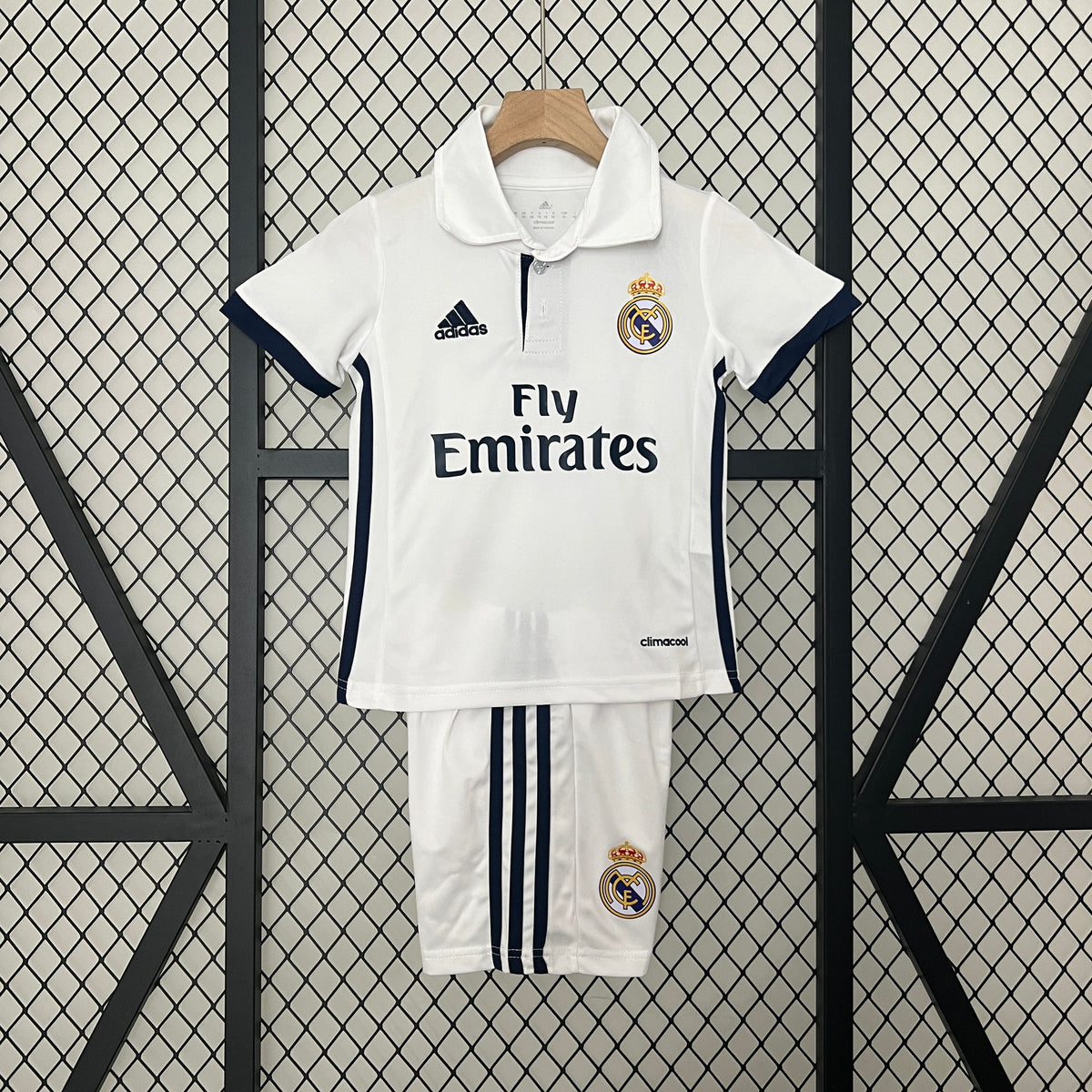 Conjunto Infantil Real Madrid I 16/17 Conjunto Infantil (Retro)