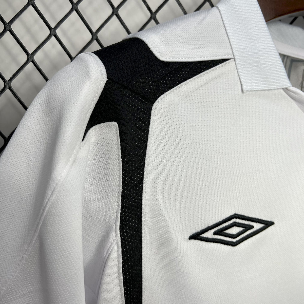 Camiseta Colo-Colo Local 2006 Hombre (Retro) - Versión Hincha